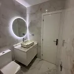 Au Centre مالقة