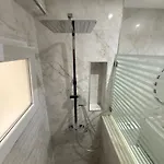 Au Centre شقة